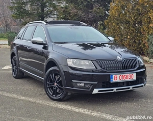 Skoda Octavia Scout 4x4 185CP DSG Panoramic Full Istoric RAR Maro - imagine 2
