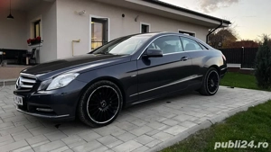 Mercedes E calss coupe din 2011 - imagine 3