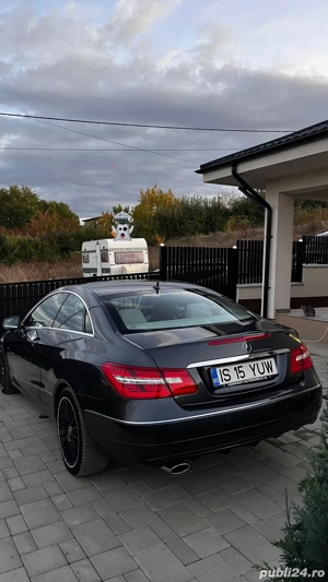 Mercedes E calss coupe din 2011 - imagine 9