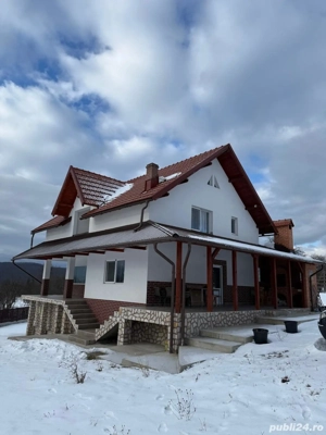 Inchiriez casa utilata si mobilata, util 215 mp, parter + etaj, 4 dormitoare, bucatarie, 3 bai - imagine 5