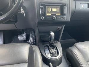 Vand VW TOURAN fab. 08. 2012 motor 1400 benzina , cutie Automata DSG , Piele, Navigatie, etc - imagine 10