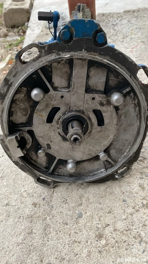 Vând pompa de injecție in 4  - imagine 3