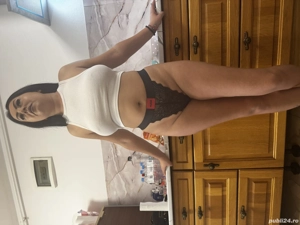 buna sunt deea lucrez si online