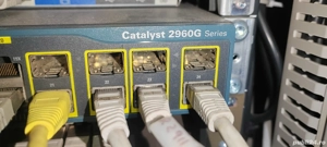 Switch Cisco Catalyst 2960G   24 porturi Gigabit