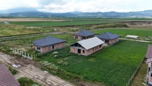 Comision 0! Casă la Roșu + Teren 500 mp – Cristian - Autorizată 2024