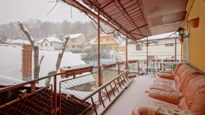 Proprietate cu 2 apartamente și garaj, Schei - imagine 8