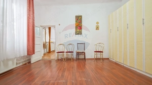 Proprietate cu 2 apartamente și garaj, Schei - imagine 12