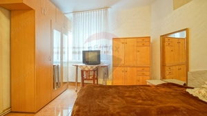 Proprietate cu 2 apartamente și garaj, Schei - imagine 16