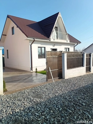 Vindem Casa in Lumina