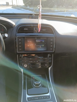 Jaguar XE Prestige - imagine 5