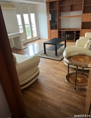 Închiriez apt două camere lux vis a vis de casă Poporului, decomandat, mobilat, vedere la parc Izvor