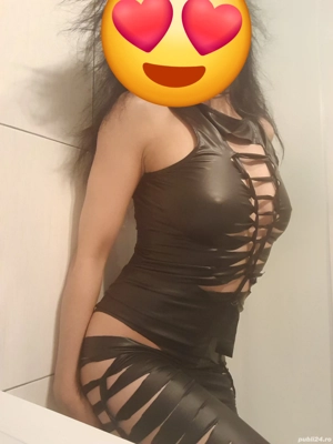 Bunaa, mă numesc Monica.