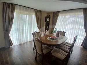 Casa superba in Tinca, 225 mp, 20 ari luciu de apa, teren fotbal, spatii verzi - imagine 15