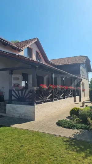 Casa cu 4 dormitoare, 180 mp, teren 1487 mp, in Lazuri