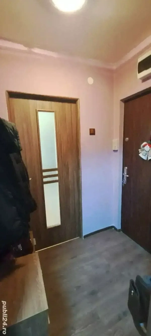 Vând apartament cu 2 camere Reșița  - imagine 7