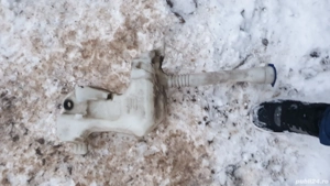 vas lichid parbriz 3008