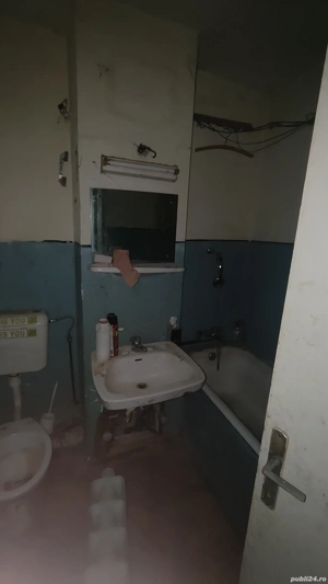 vand apartament 2 camere, decomandat, bucatarie mare, balcon mare, acoperis - imagine 3