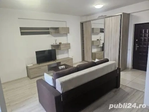 Inchiriez studio 42 mp decomandat