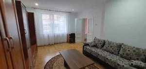 Casa cu 2 camere, curte comuna, spre inchiriere, in zona centrala. - imagine 2