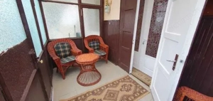 Casa cu 2 camere, curte comuna, spre inchiriere, in zona centrala. - imagine 5