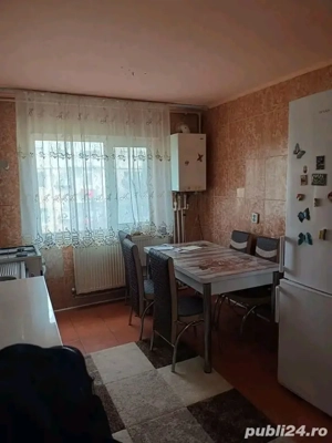 Vând apartament semidecomandat cu două camere 