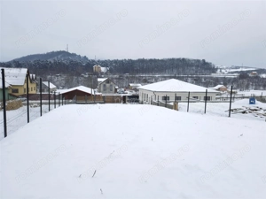 Teren intravilan de 769 mp cu priveli #537;te  frumoasa catre munti