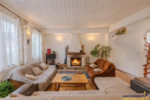 Locuinta cu caracter,doua niveluri,4 camere,terasa,garaj,curte,Centru Istoric Brasov: FILM 3D!