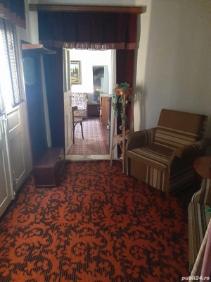 Casă de vânzare la țară - imagine 10