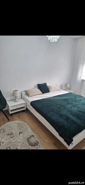 Închiriez apartament cu 2 camere 