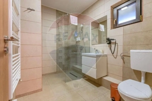 Proprietate turistică cu 14 camere, poziționare excepțională – Râșnov - imagine 11