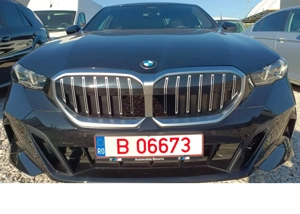 BMW G60-520d Sedan Hibrid(Motorină + Electric)