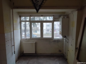 vând apartament 3 camere 