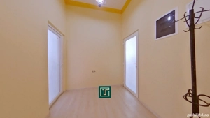 Apartament cu 2 camere de închiriat   Central, clădire istorică, ideal locuință sau birou - imagine 2