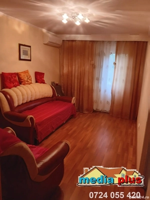  de vanzare apartament cu 3 camere Micro 38