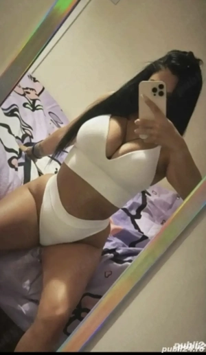 Bruneta sexy party la mine sau la tine 