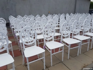 Vand scaune chiavari noi