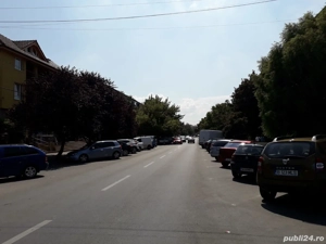Apartament 3 camere semidecomandat etaj 3 zona Dambovita + boxa