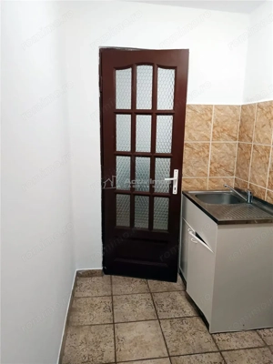 Apartament 2 camere ultracentral in Moldova Noua - imagine 7