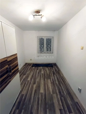 Apartament 2 camere ultracentral in Moldova Noua - imagine 10