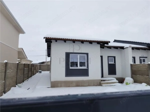 Duplex pe plan - toate utilitatile - zona buna.