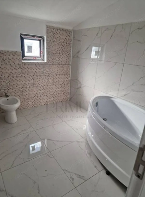 Sanmihaiul Roman- toate utilitatile- 4 camere- pozitie excelenta - imagine 2