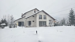 Casa individuala cu 4 camere,pretabila casa de vacanta sau pensiune,Pianu de Sus
