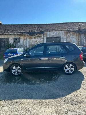Kia Carens - imagine 3