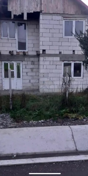  Casă de vânzare – la 20 km de Bistrița