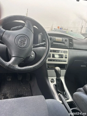 Toyota Corolla 2004 - imagine 2