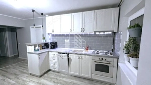 Apartament cu 3 camere, decomandat, 2 bai, 2 balcoane, Dambovita - imagine 8