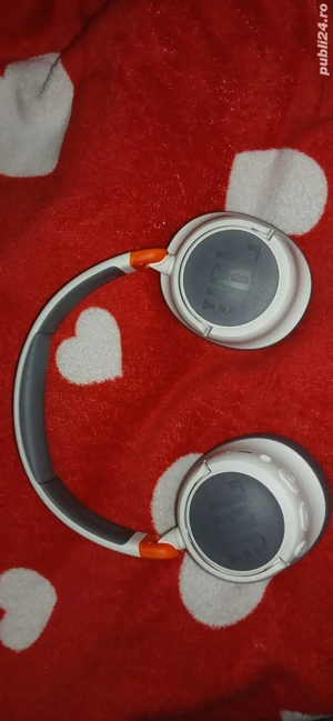 Vând căști JBL aproape noi folosite foarte ..puțin.Pentru informații sunați la nr   - imagine 5