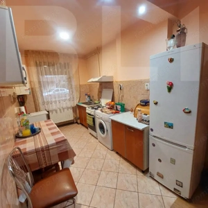 Vand apartament zona centrala - imagine 5