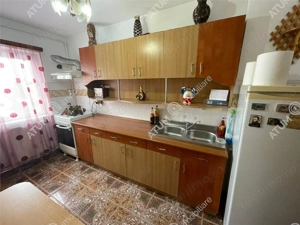 Apartament 3 camere decomandate si balcon zona Vasile Aaron Sibiu - imagine 5