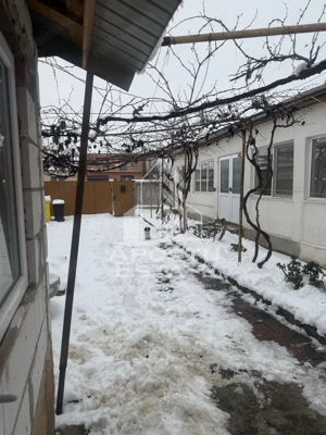 Casă individuală  în Recaș ,teren 1050 mp cu front pe două străzi . - imagine 3